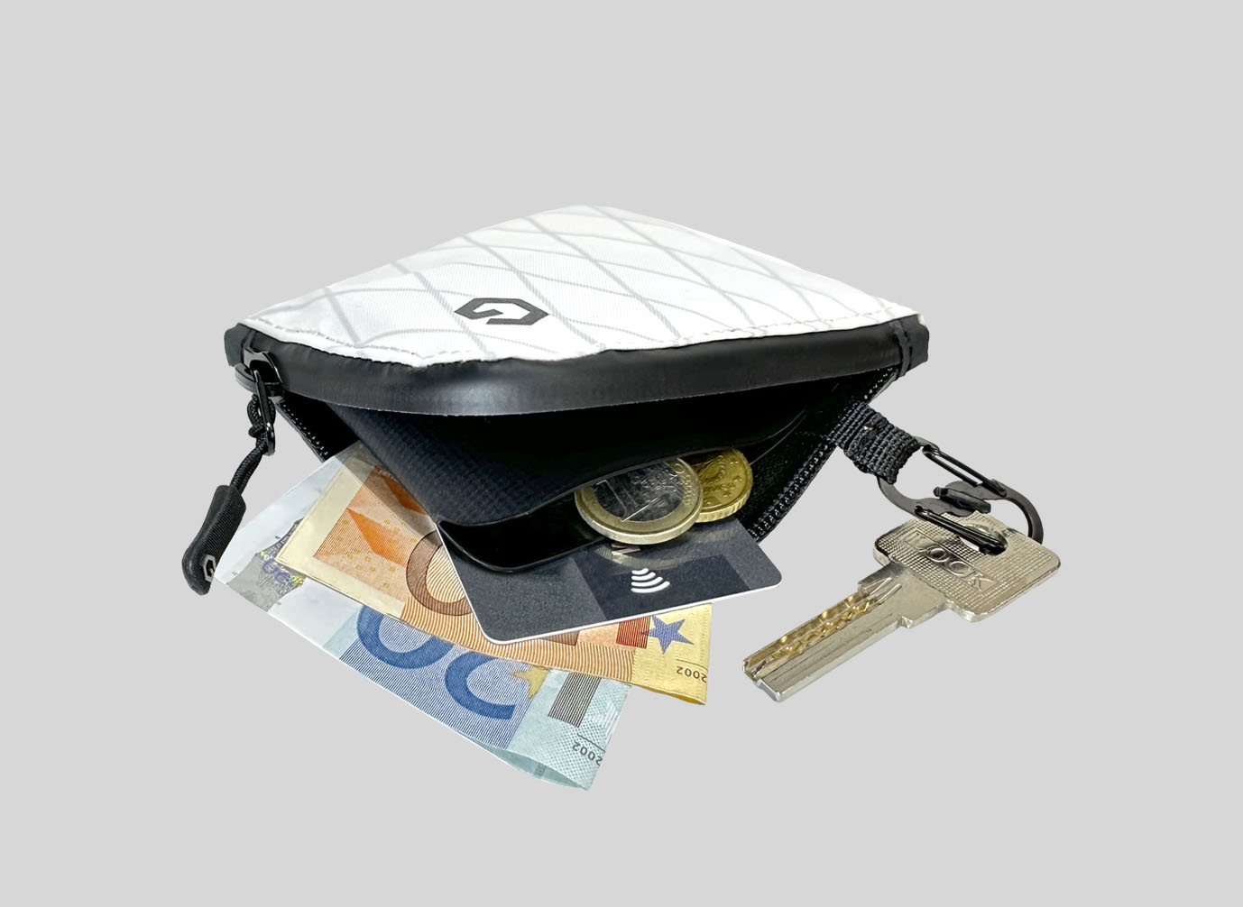 SquareWallet_White_Inside_w_money_descr